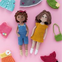 Set fire Catania Box Amigurumi Dolls cu 2 modele de papusi si 25 de mini bobine de fir