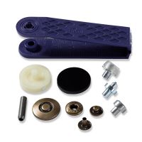 Set capse metalice, anorak pentru textile, de 20 mm, culoare alama antica, capac cu design, cu aplicator, 6 buc, Prym