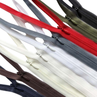 Fermoar ascuns utilizat la rochii, fuste, topuri si haine de seara, spira din plastic #2, nedetasabil YKK