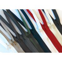 Fermoar ascuns/invizibil YKK, spira din plastic #3, nedetasabil, utilizat la rochii, fuste, topuri, haine de seara